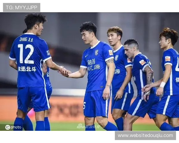 斗球tv解说在足球直播中的作用与影响力全面分析