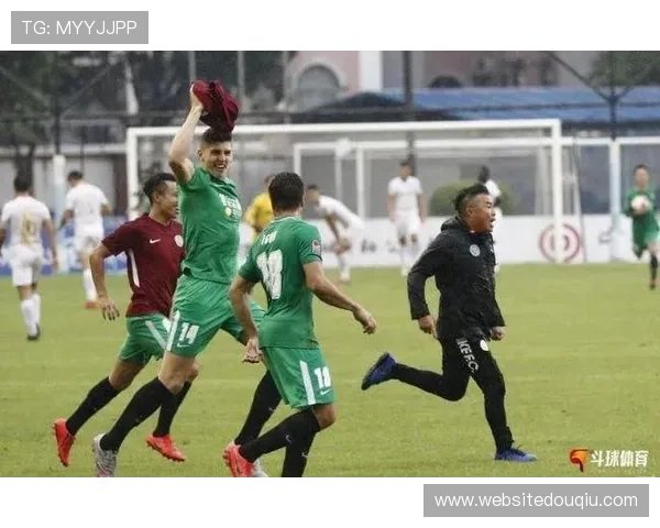 斗球网页版：安全稳定的在线足球游戏平台推荐与使用指南